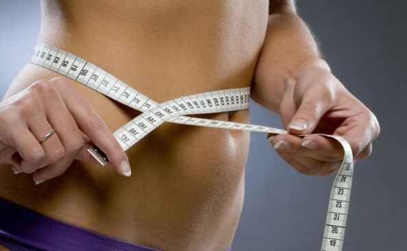 Zgubiwszy 7 kg w ciągu tygodnia dzięki dietom i ćwiczeniom, możesz osiągnąć zgrabne formy. 