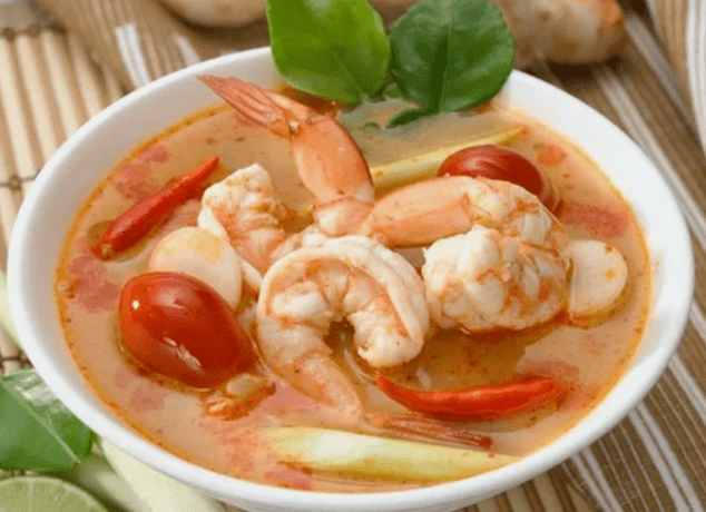 Zupa Tom Yam z krewetkami